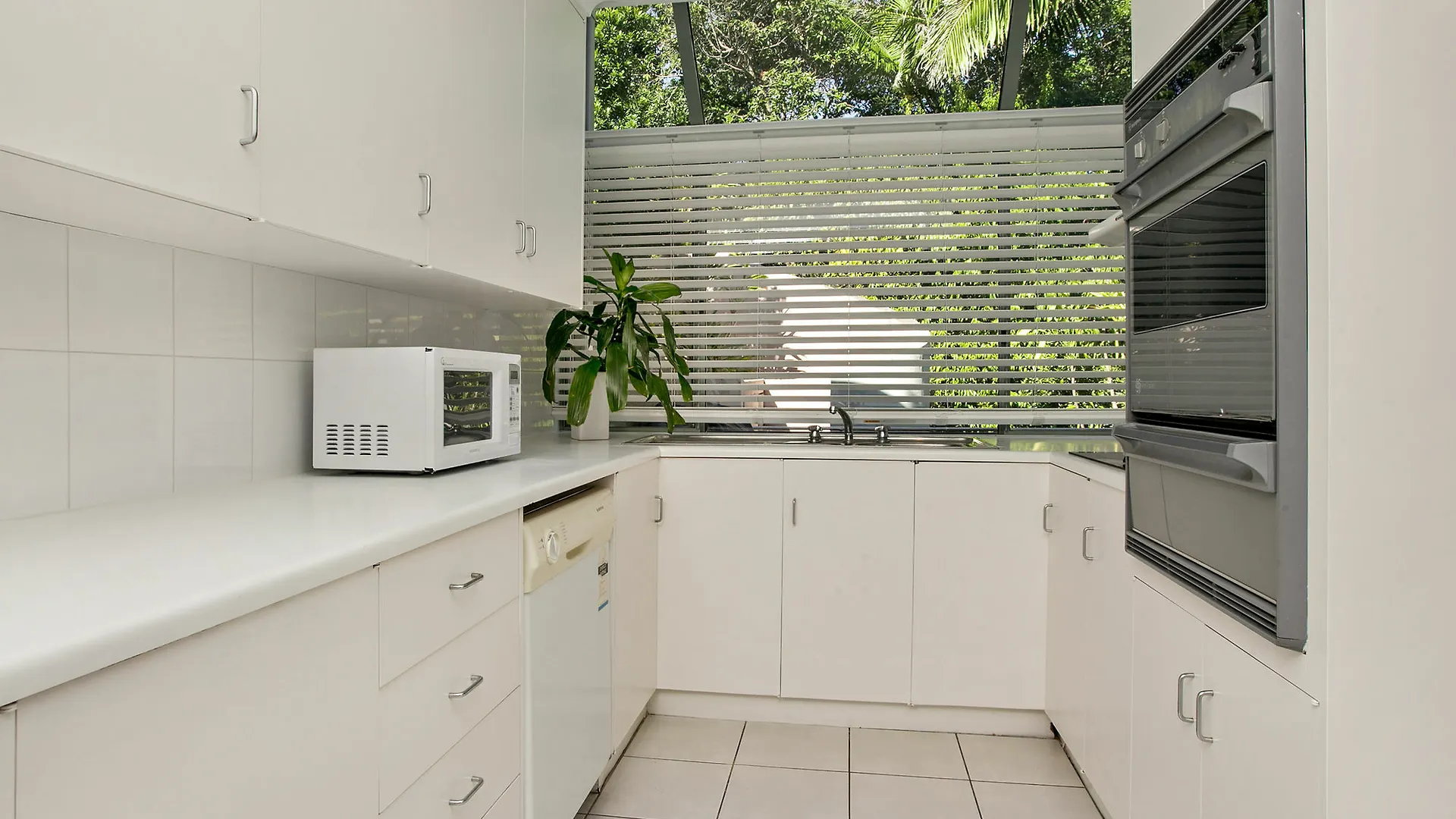2 James Cook Apartments Holiday Rental Μπάιρον Μπέι
